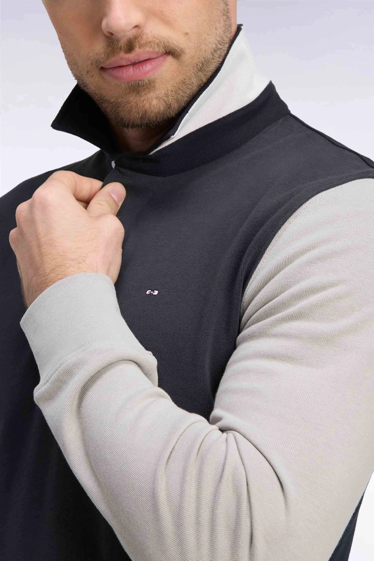 Dark Gray Tricolor